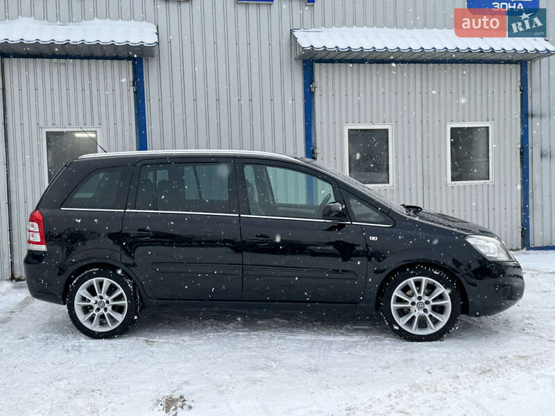 Минивэн Opel Zafira 2010 в Виннице