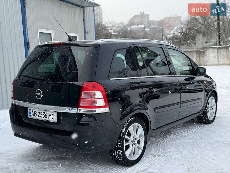 Минивэн Opel Zafira 2010 в Виннице
