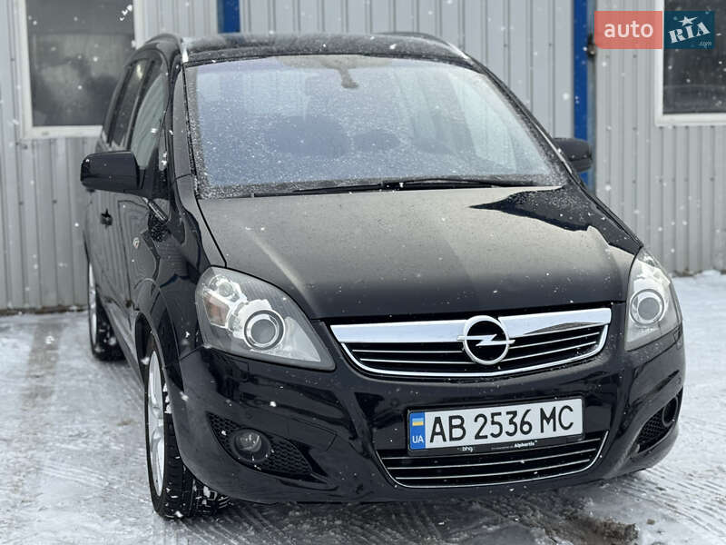 Минивэн Opel Zafira 2010 в Виннице