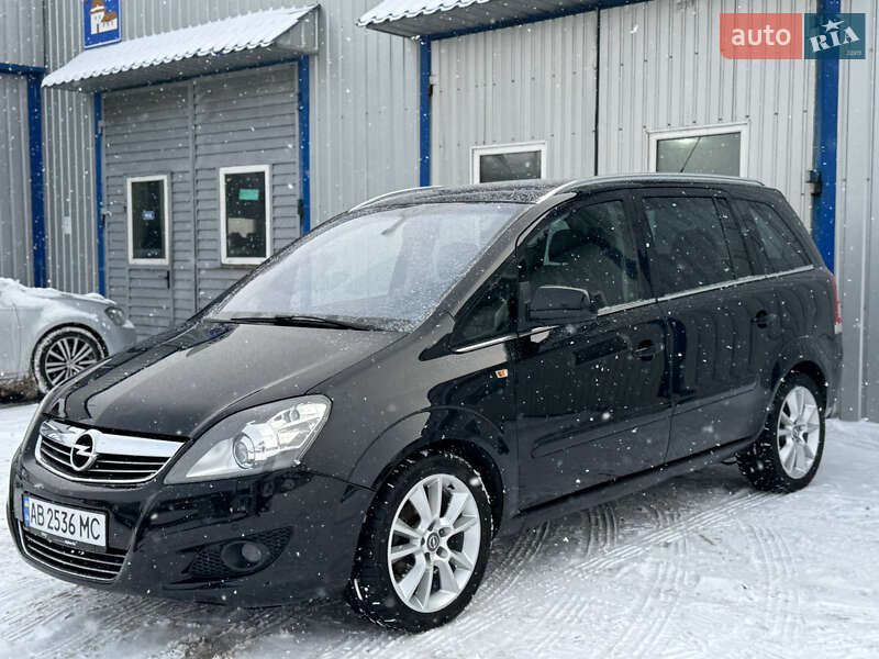 Минивэн Opel Zafira 2010 в Виннице