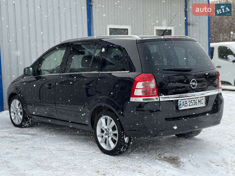 Минивэн Opel Zafira 2010 в Виннице