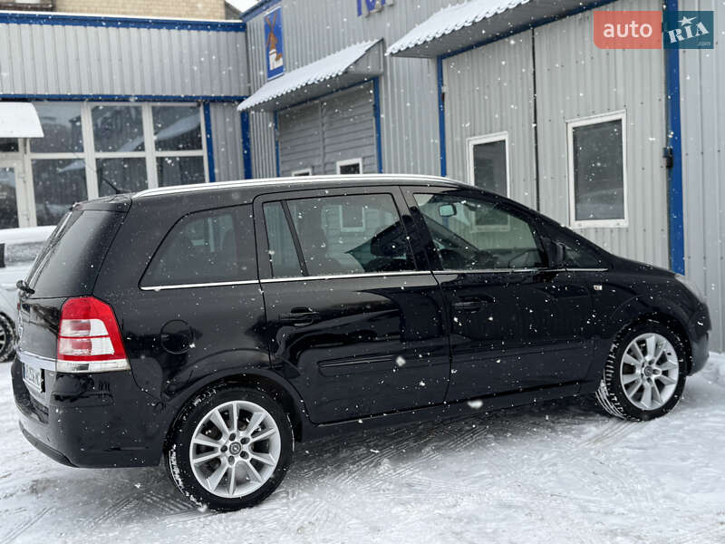 Минивэн Opel Zafira 2010 в Виннице