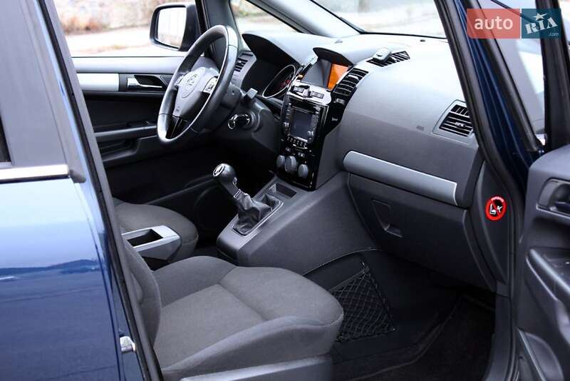 Минивэн Opel Zafira 2012 в Виннице