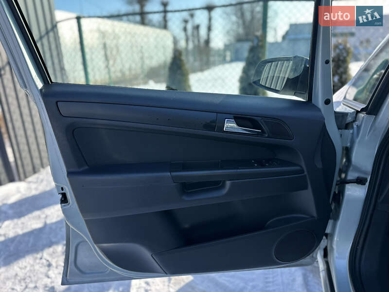 Минивэн Opel Zafira 2009 в Виннице