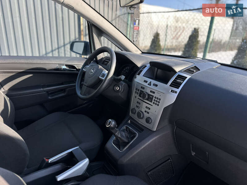Минивэн Opel Zafira 2009 в Виннице