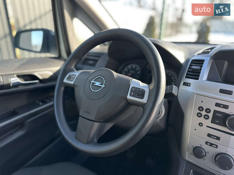 Минивэн Opel Zafira 2009 в Виннице
