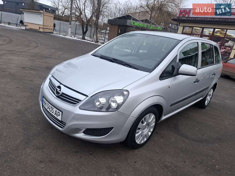 Opel Zafira 2011