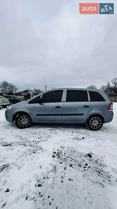 Минивэн Opel Zafira 2011 в Смеле фото 3 Минивэн Opel Zafira 2011 в Смеле