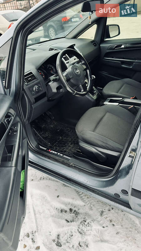 Минивэн Opel Zafira 2011 в Смеле фото 12 Минивэн Opel Zafira 2011 в Смеле
