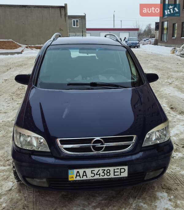 Минивэн Opel Zafira 2002 в Нетешине
