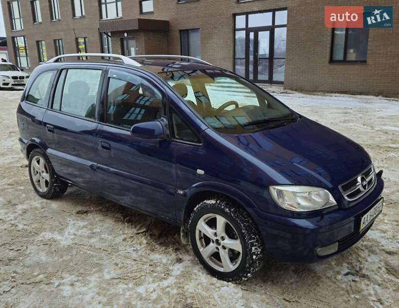 Минивэн Opel Zafira 2002 в Нетешине