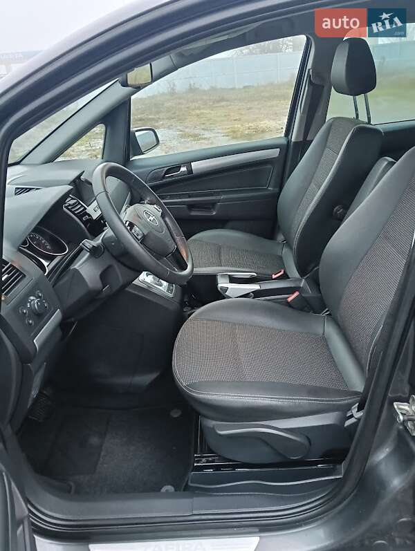 Минивэн Opel Zafira 2009 в Ровно