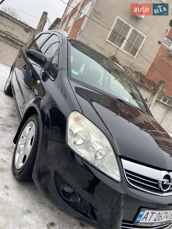 Минивэн Opel Zafira 2008 в Калуше