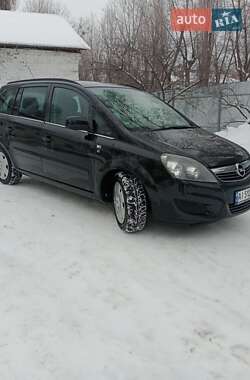 Минивэн Opel Zafira 2010 в Остер