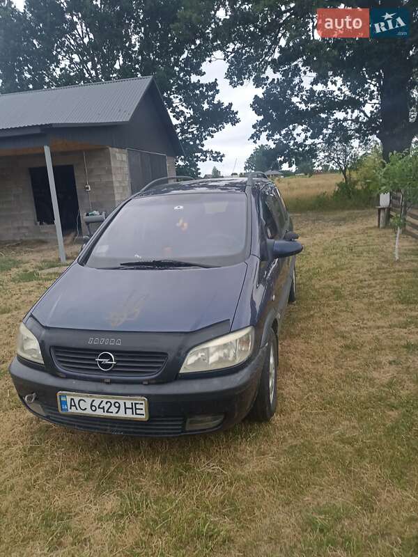 Минивэн Opel Zafira 2000 в Туре фото 5 Минивэн Opel Zafira 2000 в Туре