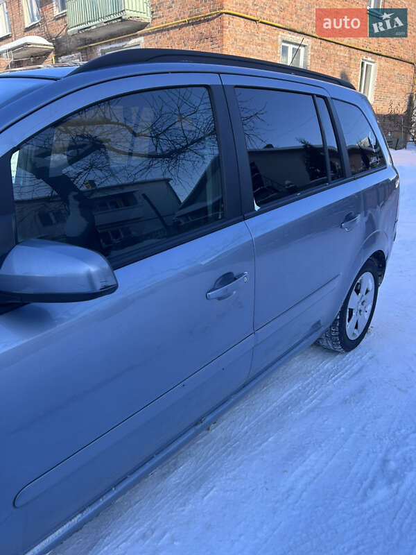 Минивэн Opel Zafira 2005 в Сокале