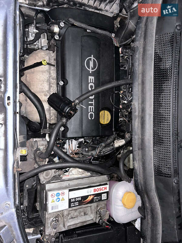 Минивэн Opel Zafira 2005 в Сокале