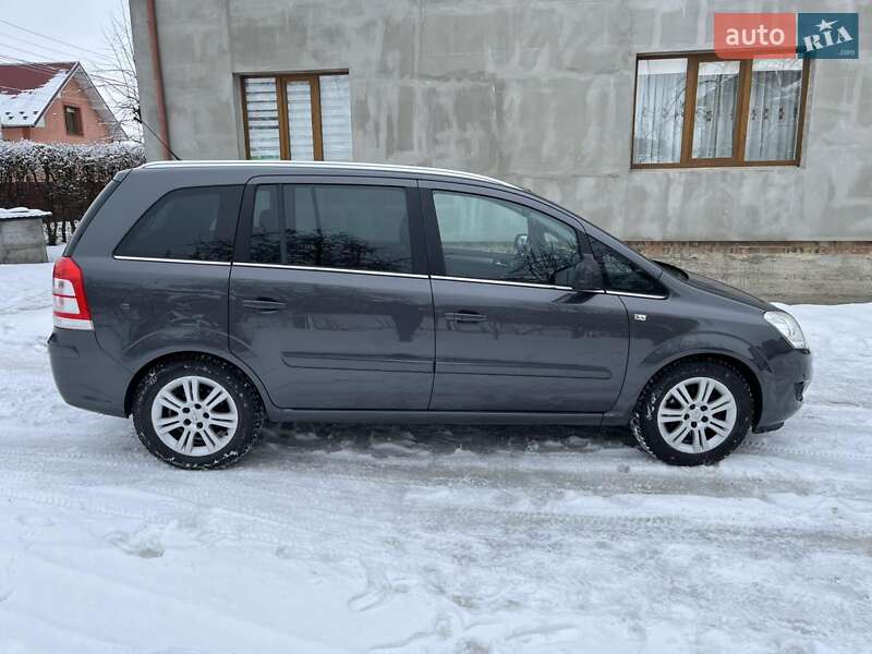 Минивэн Opel Zafira 2011 в Коломые