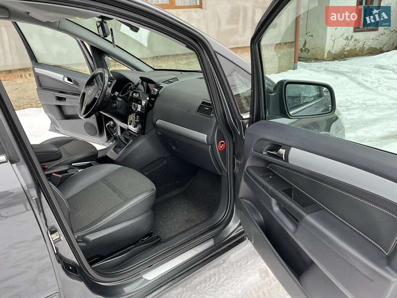 Минивэн Opel Zafira 2011 в Коломые
