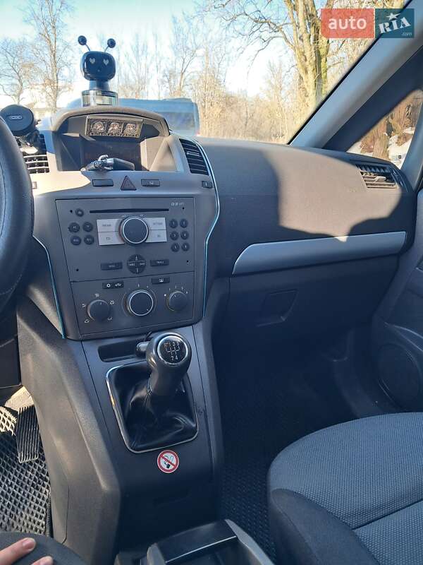 Минивэн Opel Zafira 2005 в Полонном