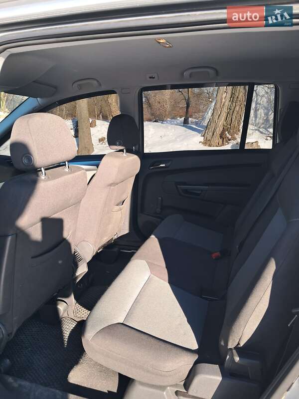 Минивэн Opel Zafira 2005 в Полонном