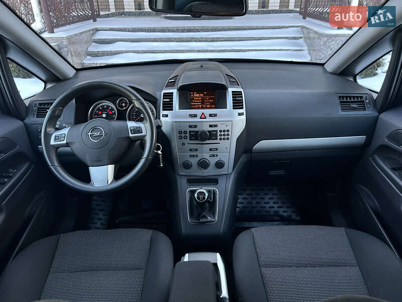Минивэн Opel Zafira 2009 в Виннице