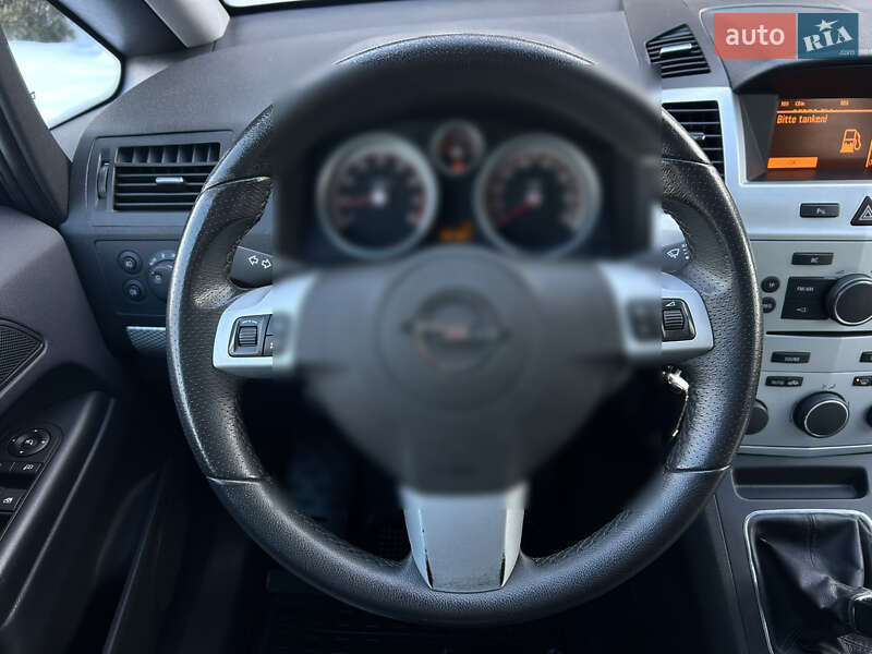 Минивэн Opel Zafira 2009 в Виннице