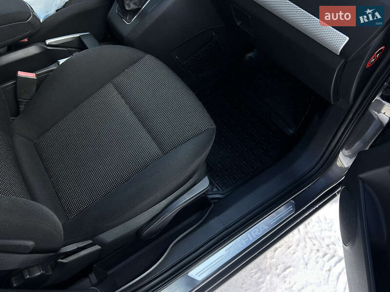 Минивэн Opel Zafira 2009 в Виннице