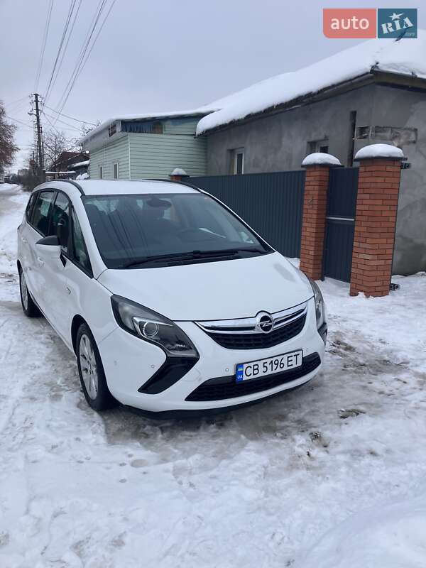 Opel Zafira 2015