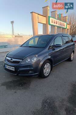 Минивэн Opel Zafira 2006 в Долине