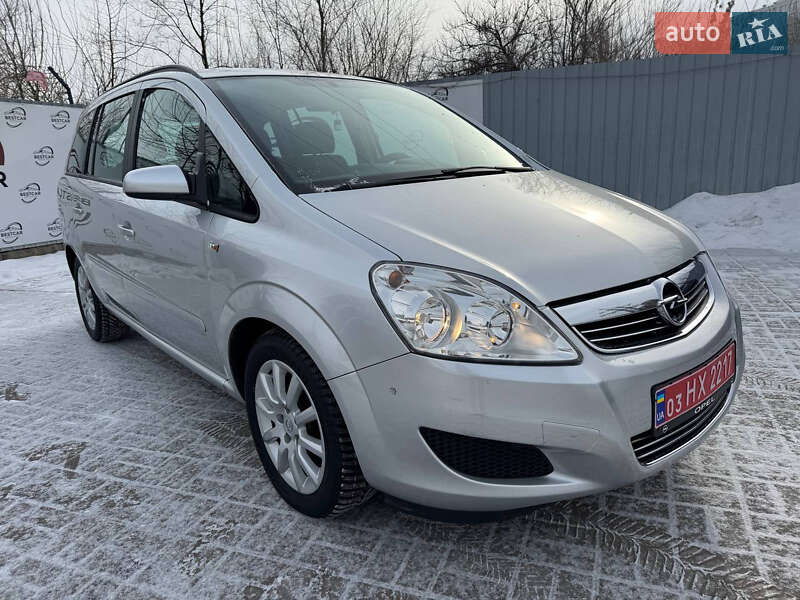 Минивэн Opel Zafira 2008 в Днепре