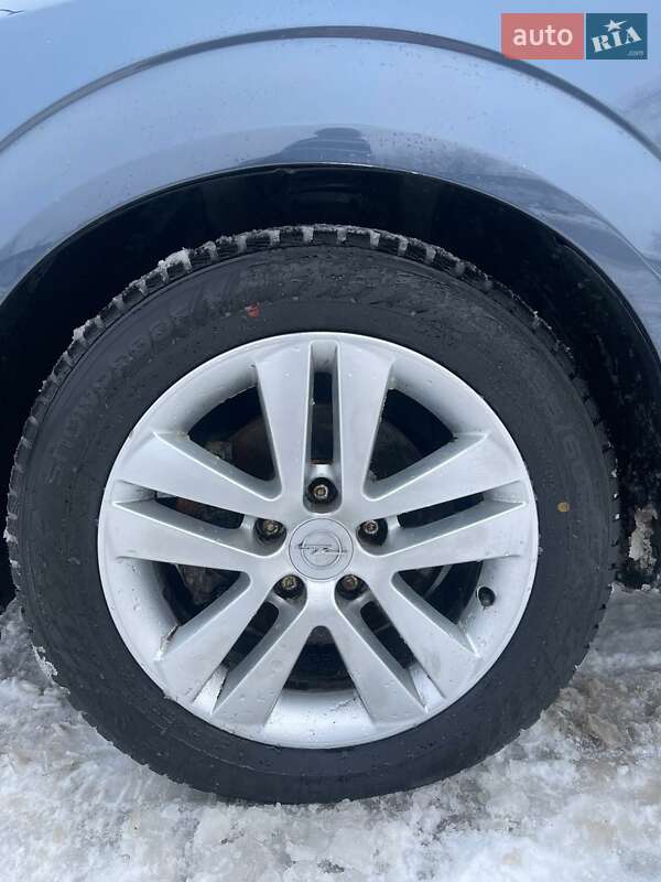 Минивэн Opel Zafira 2010 в Луцке фото 6 Минивэн Opel Zafira 2010 в Луцке