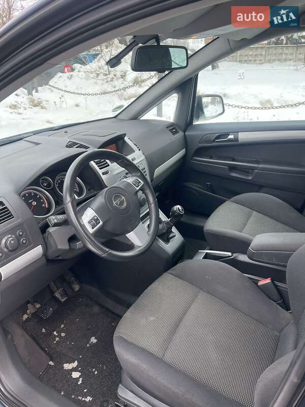 Минивэн Opel Zafira 2010 в Луцке фото 4 Минивэн Opel Zafira 2010 в Луцке