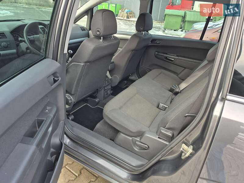 Мінівен Opel Zafira 2011 в Одесі