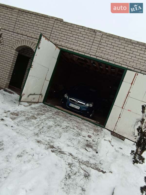 Минивэн Opel Zafira 2007 в Краснограде