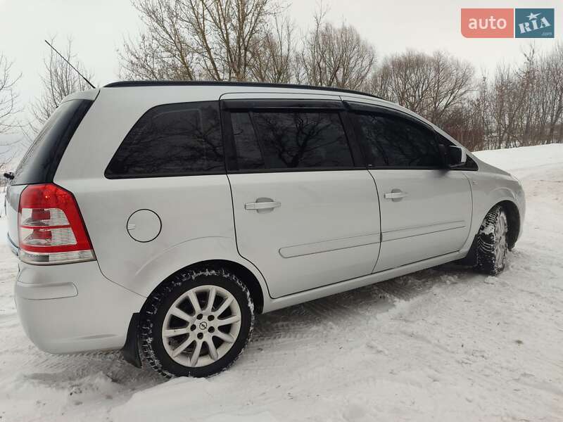 Минивэн Opel Zafira 2013 в Виннице