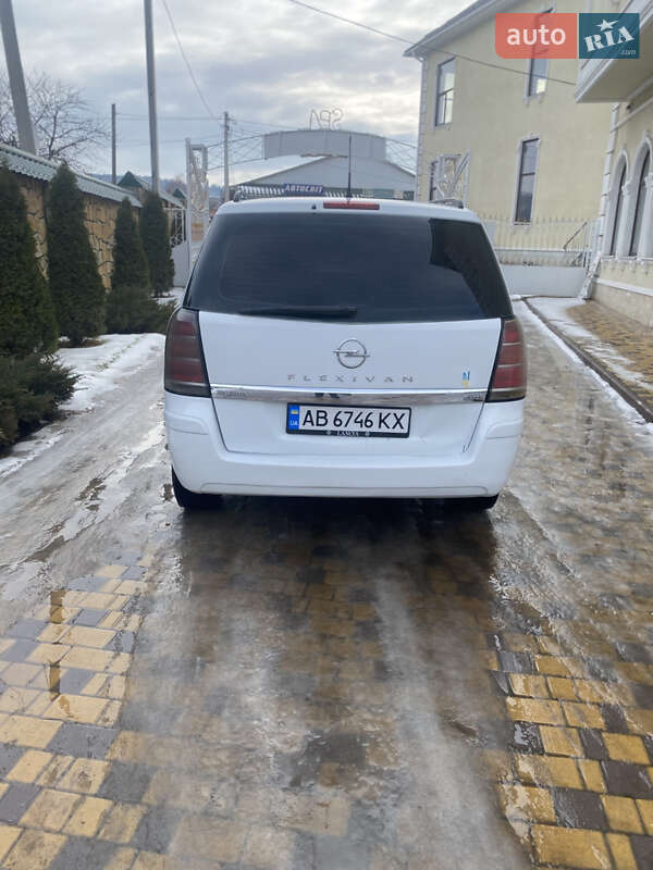 Минивэн Opel Zafira 2006 в Могилев-Подольске