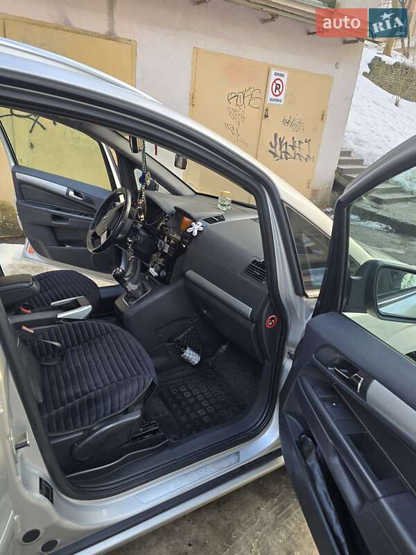 Мінівен Opel Zafira 2010 в Львові