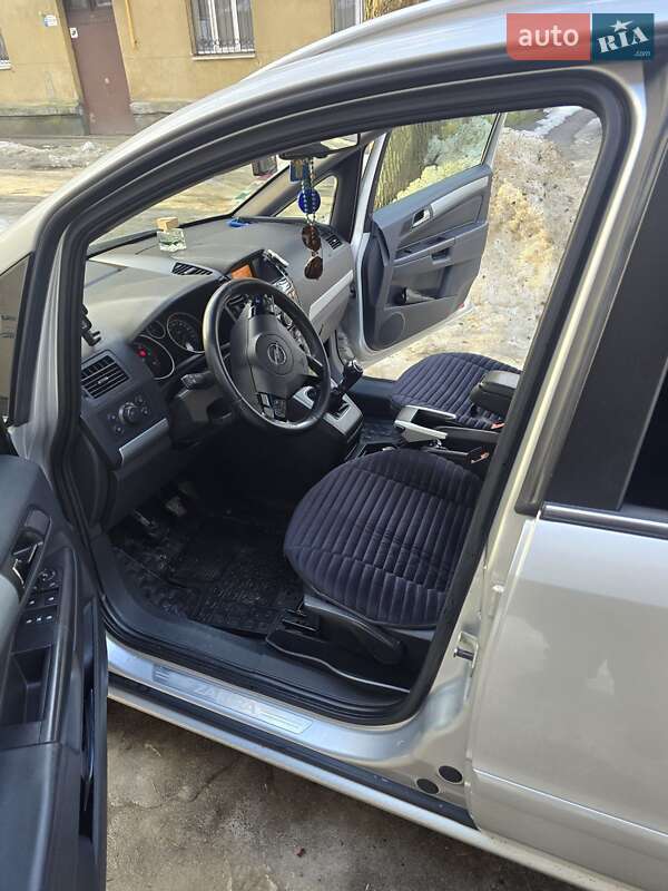 Мінівен Opel Zafira 2010 в Львові