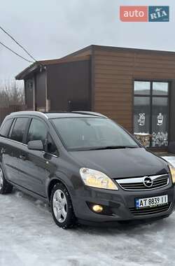 Минивэн Opel Zafira 2010 в Надворной