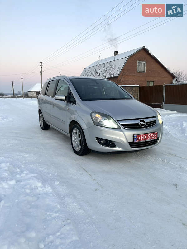 Минивэн Opel Zafira 2009 в Луцке фото Минивэн Opel Zafira 2009 в Луцке