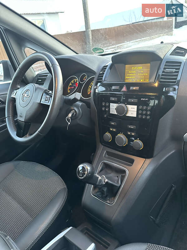 Минивэн Opel Zafira 2009 в Луцке фото 8 Минивэн Opel Zafira 2009 в Луцке