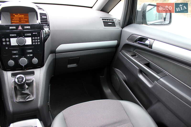 Минивэн Opel Zafira 2011 в Самборе фото 73 Минивэн Opel Zafira 2011 в Самборе