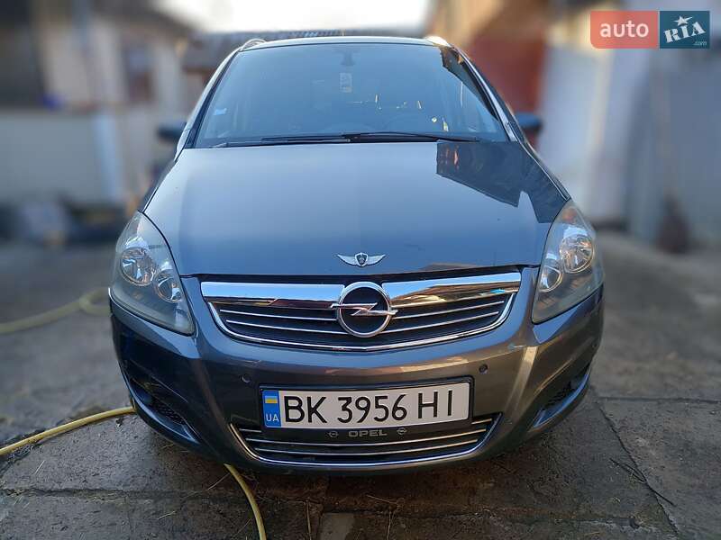 Минивэн Opel Zafira 2009 в Костополе