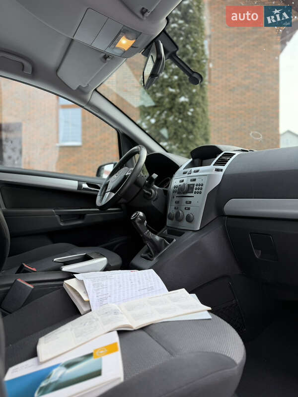 Минивэн Opel Zafira 2009 в Луцке фото 9 Минивэн Opel Zafira 2009 в Луцке