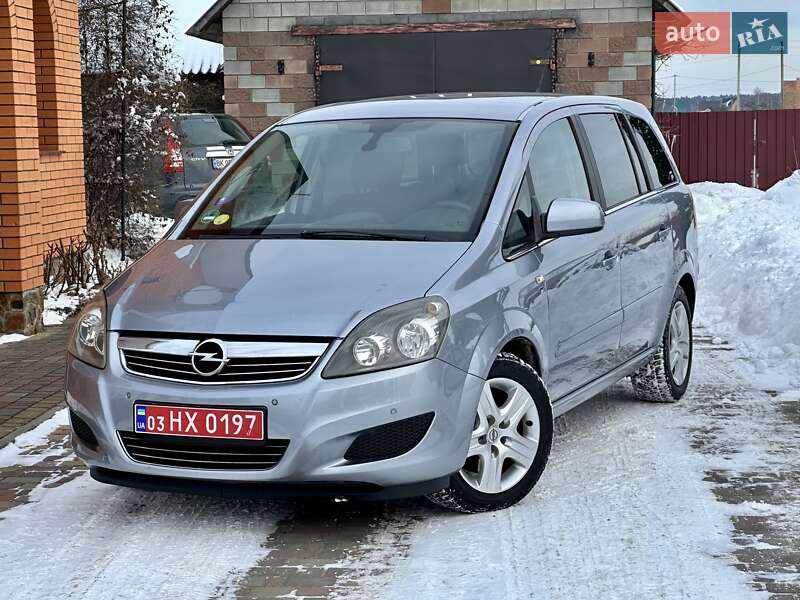 Минивэн Opel Zafira 2010 в Владимирце