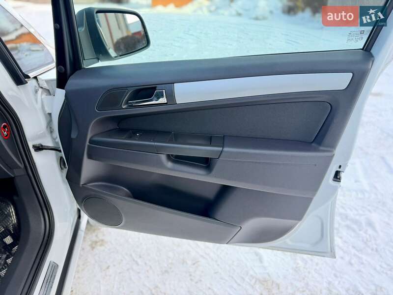 Минивэн Opel Zafira 2011 в Тернополе фото 24 Минивэн Opel Zafira 2011 в Тернополе