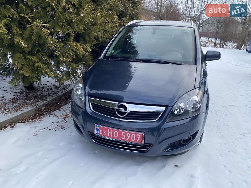 Минивэн Opel Zafira 2011 в Снятине