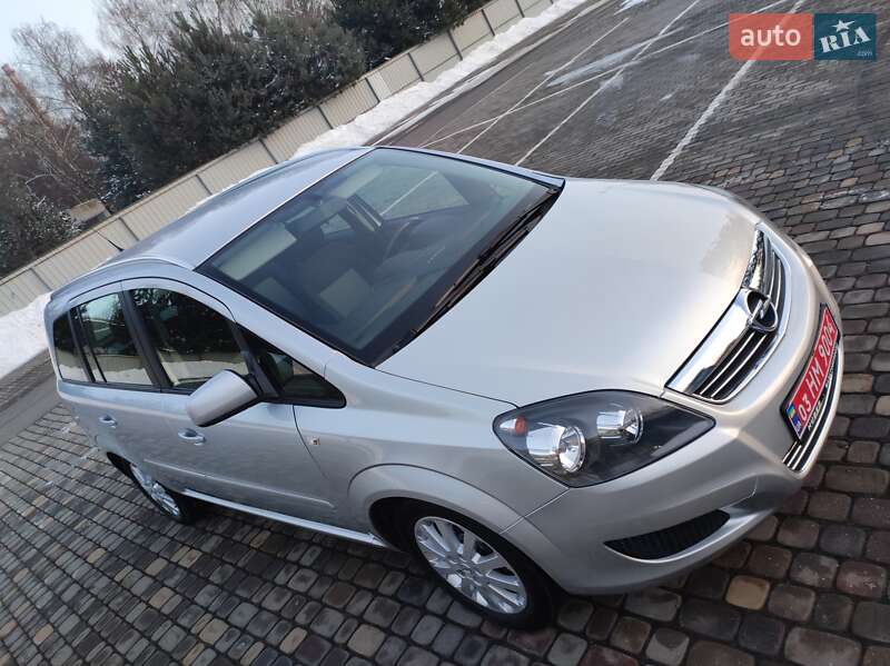 Opel Zafira 2011