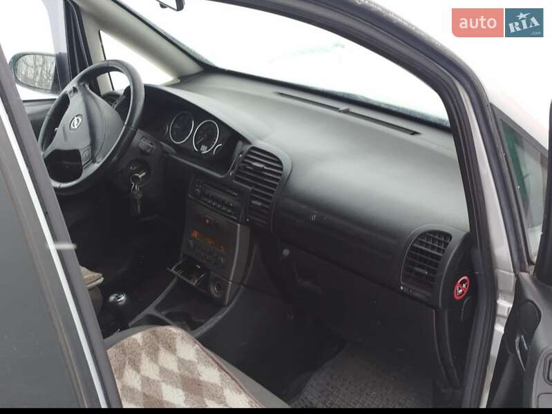 Opel Zafira 2004 Opel Zafira 2004